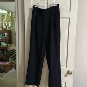 Aritzia effortless pants size 12- WITH DEFECT